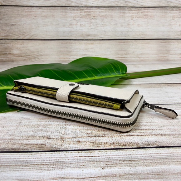 COACH • MULTIFUNCTION WALLET IN COLORBLOCK - Picture 6 of 8